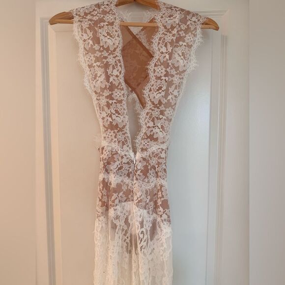 NWOT BRONX AND BANCO Naia Lace Gown in White Wedding Evening Gown - Picture 12 of 15
